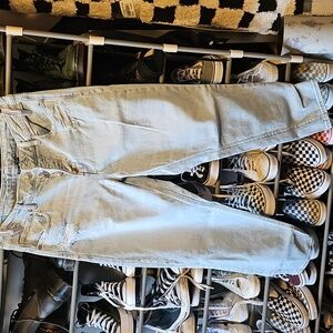 10 SHORT button fly mom jean